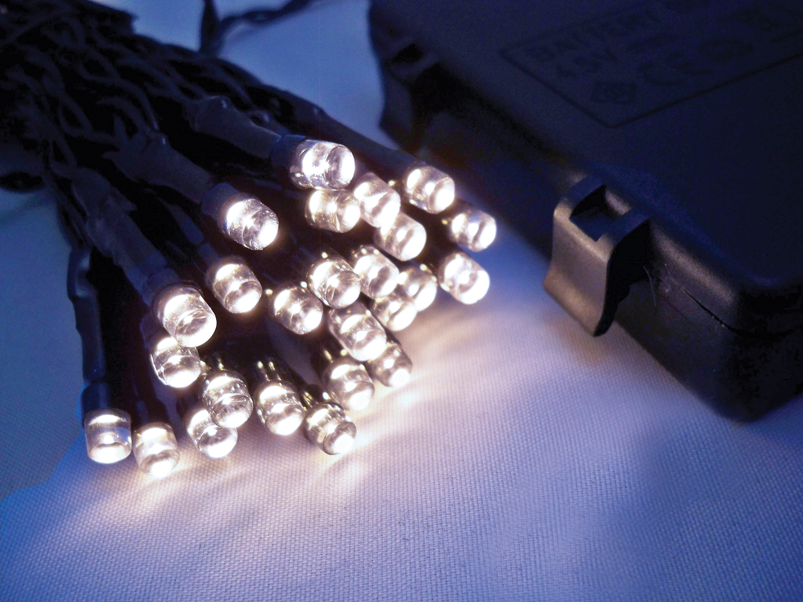 CH1219 200 Ice White LED String Battery Lights 36/Ctn