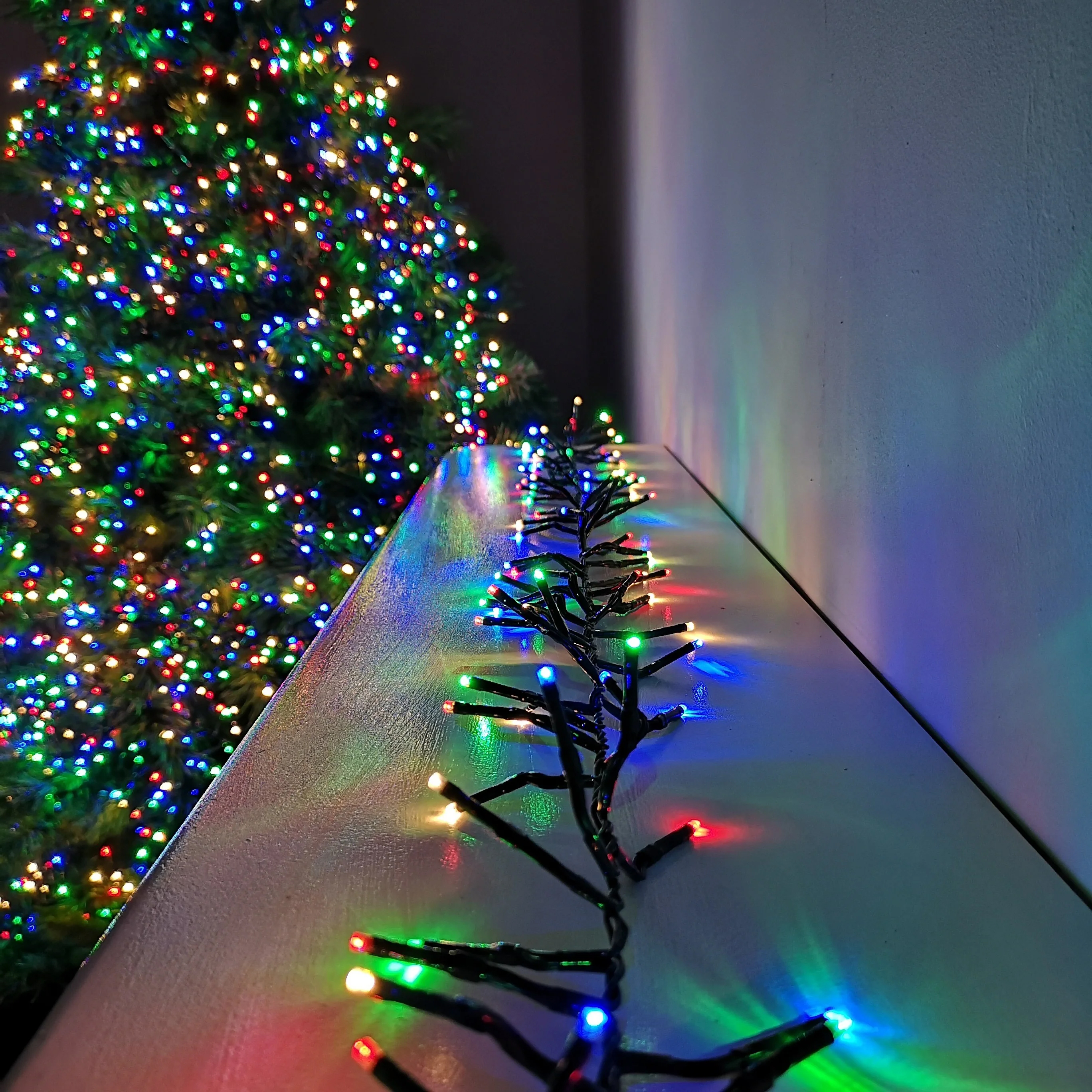 CH1226 2000 Multi-colour LED Cluster Lights 12/ctn