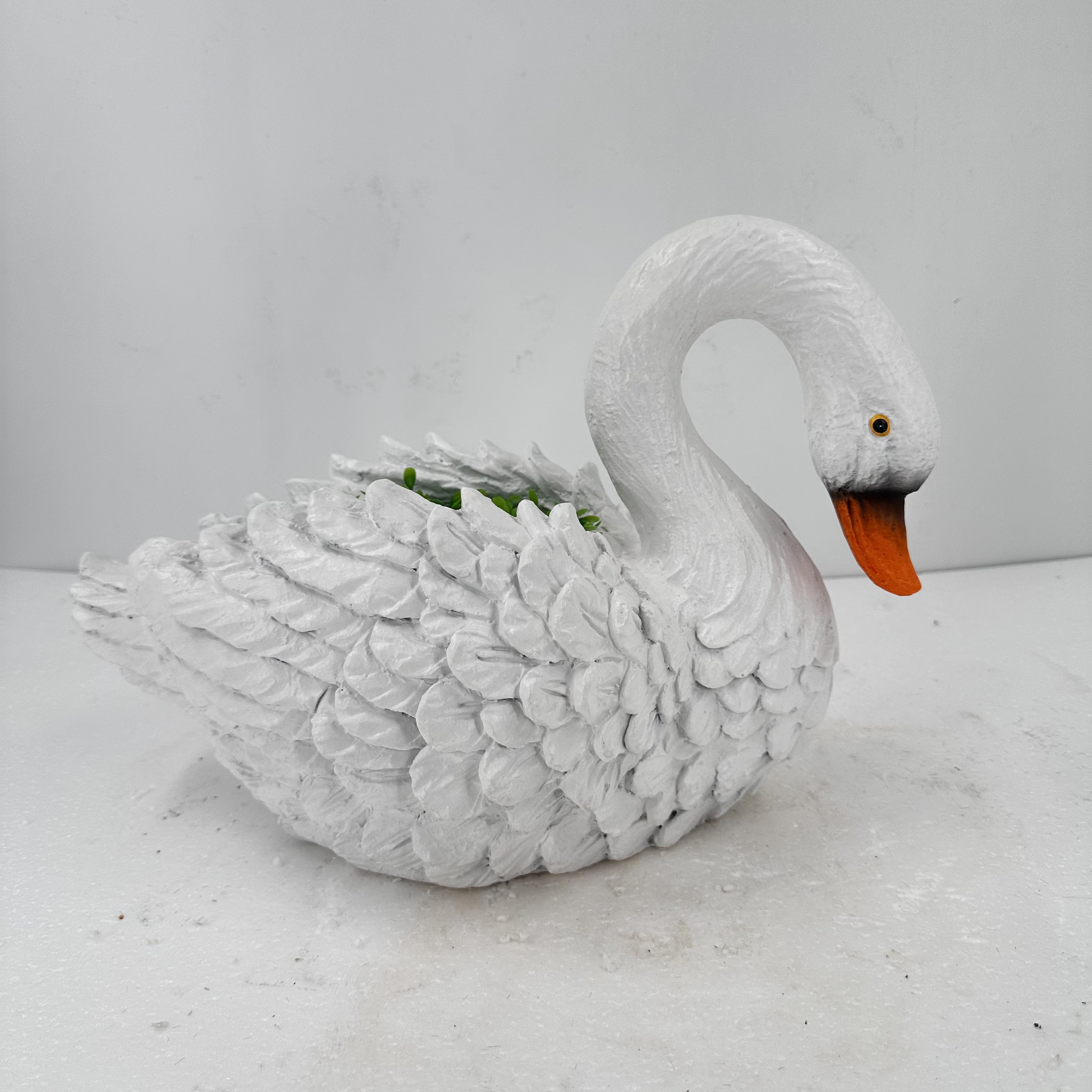 G0446 White Swan Planter - 4/Ctn
